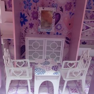 Juego de sillas con credenza p/ Muñecas